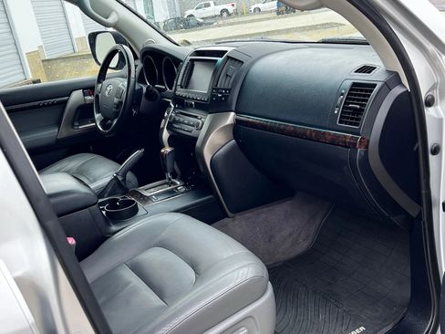 Used 2008 Toyota Land Cruiser image 27