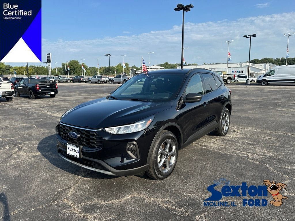 Certified 2025 Ford Escape ST-Line AWD/4WD image 1