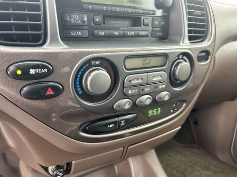 Used 2004 Toyota Sequoia Limited image 20