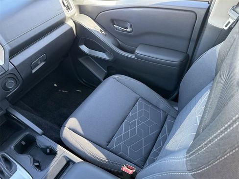New 2025 Nissan Frontier SV w/ SV Convenience Package image 13