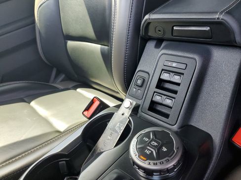 Certified 2025 Ford Bronco Outer Banks AWD/4WD image 34
