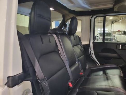 Used 2024 Jeep Wrangler Unlimited Sahara image 16