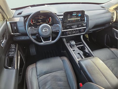 Used 2022 Nissan Pathfinder Platinum w/ Lighting Package (N93) image 11