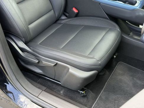 Used 2025 Chevrolet Equinox EV LT w/ Convenience Package image 17