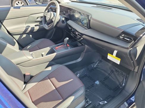 New 2026 Nissan Kicks SR w/ Illumination Package FWD image 11