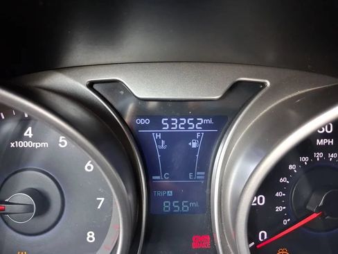 Used 2014 Hyundai Veloster w/ Style Package 02 FWD image 17