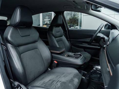 Certified 2023 Nissan Ariya AWD image 27