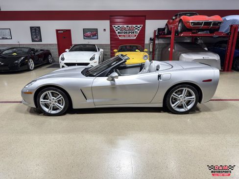 Used 2008 Chevrolet Corvette Convertible w/ Preferred Equipment Group image 2