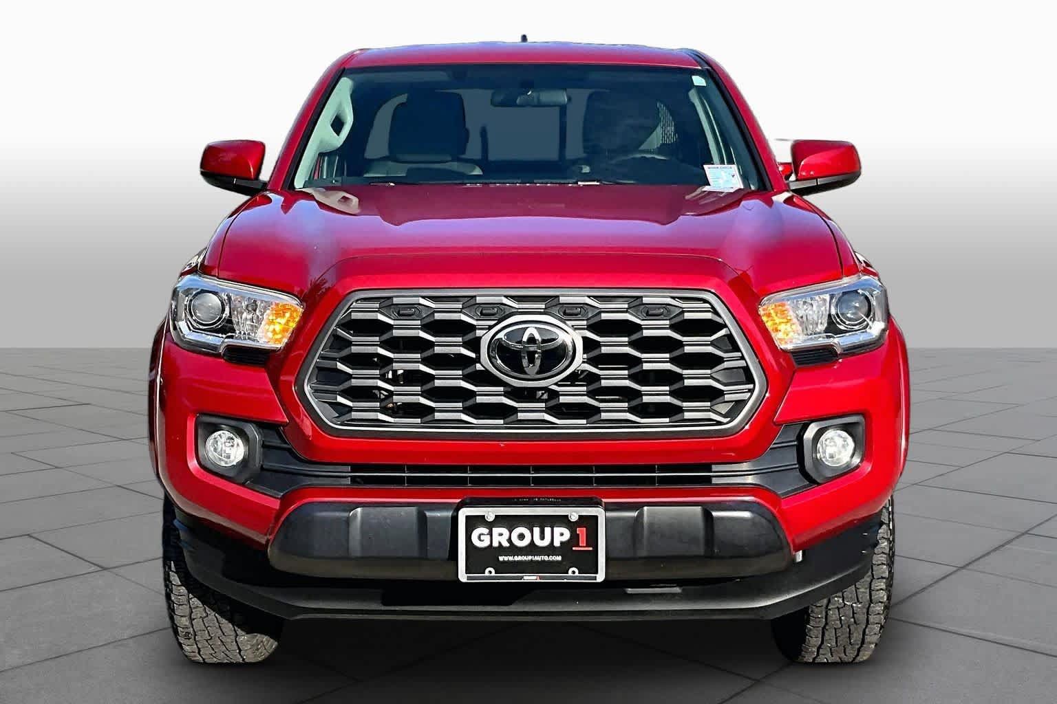 Certified 2016 Toyota Tacoma SR5 AWD/4WD image 4