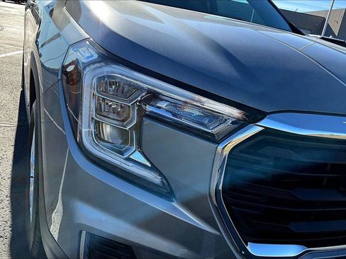 Used 2024 GMC Terrain SLE image 29