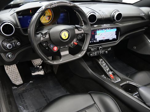 Used 2019 Ferrari Portofino RWD image 13