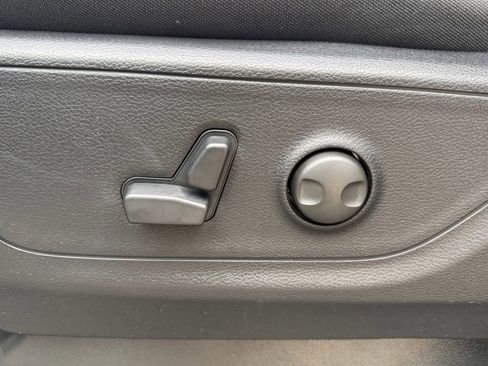 New 2026 RAM 1500 Big Horn AWD/4WD image 17
