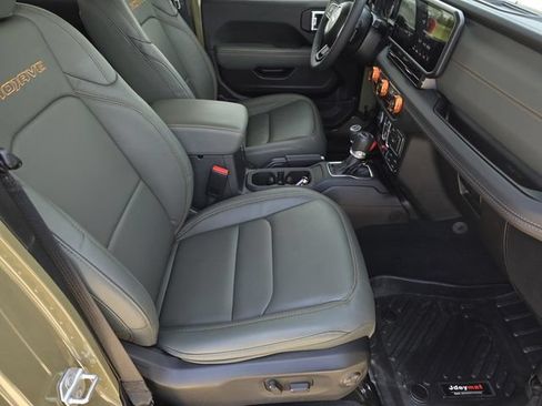 Used 2025 Jeep Gladiator Mojave w/ Convenience Group AWD/4WD image 34