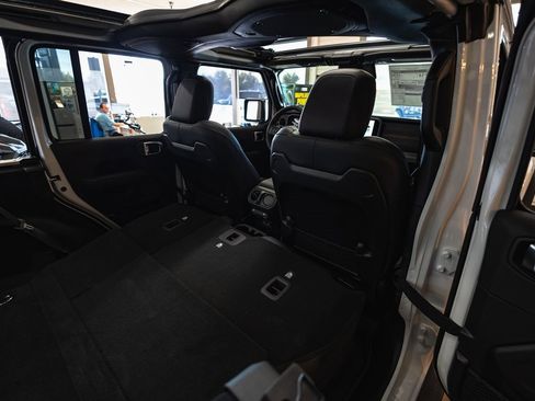 New 2025 Jeep Wrangler Unlimited Rubicon 392 image 14