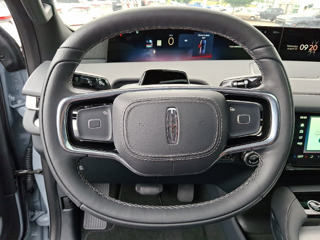 New 2025 Lincoln Navigator Reserve w/ Jet Appearance Package AWD/4WD image 8