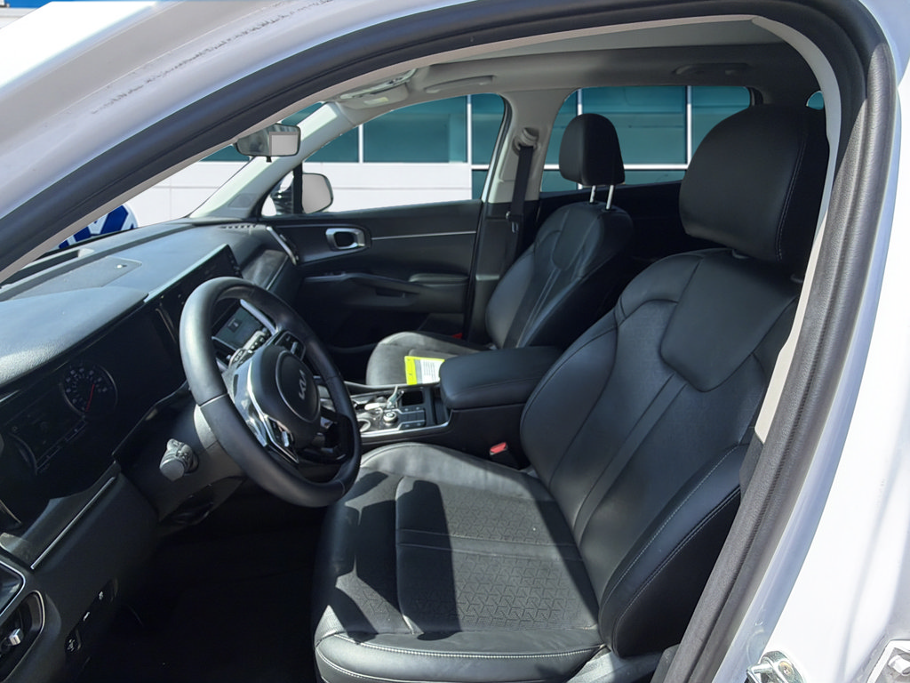 Used 2022 Kia Sorento S w/ Panoramic Sunroof Package FWD image 9