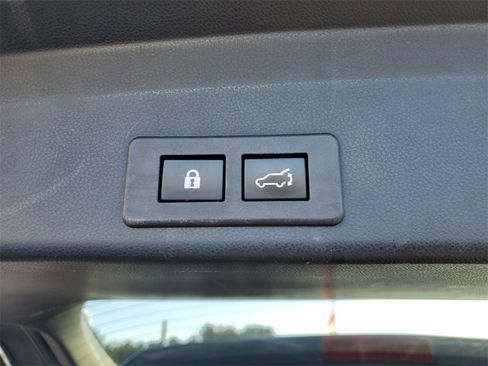 Used 2020 Subaru Ascent Premium w/ Convenience Package image 31