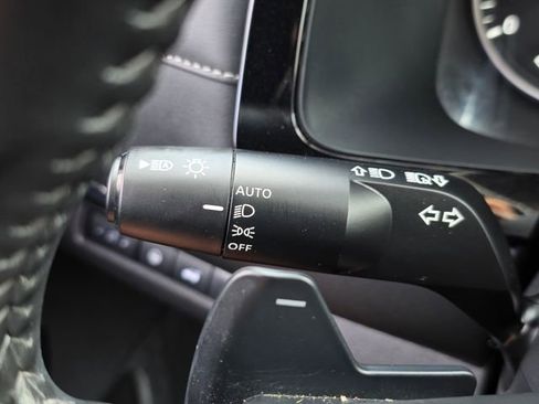 Used 2025 Nissan Pathfinder SV FWD image 39