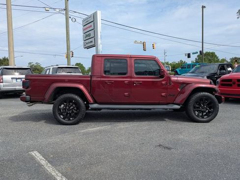 Used 2021 Jeep Gladiator Overland AWD/4WD image 3