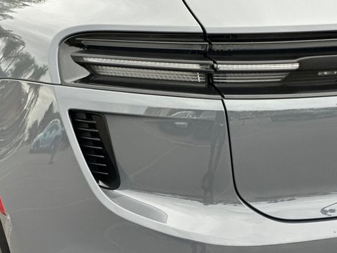 Used 2025 Porsche Macan Turbo Electric w/ Premium Package image 28