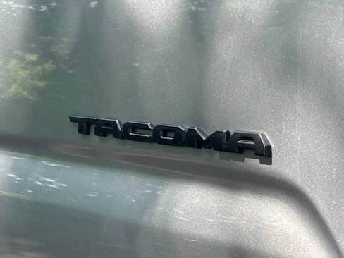 Used 2020 Toyota Tacoma TRD Sport w/ TRD Premium Sport Package AWD/4WD image 20