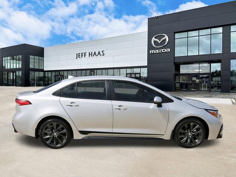 Used 2024 Toyota Corolla SE image 5