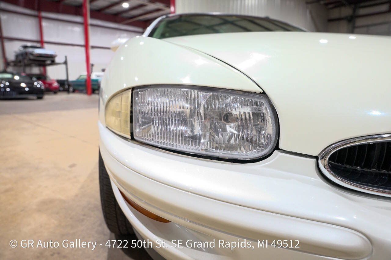 Used 1998 Buick Riviera Supercharged Coupe FWD image 36