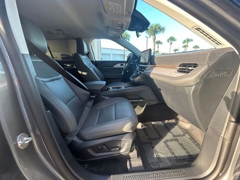 New 2026 Ford Explorer Active w/ Active Comfort Package image 18