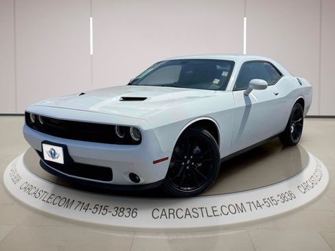 Used 2018 Dodge Challenger SXT Plus RWD image 1