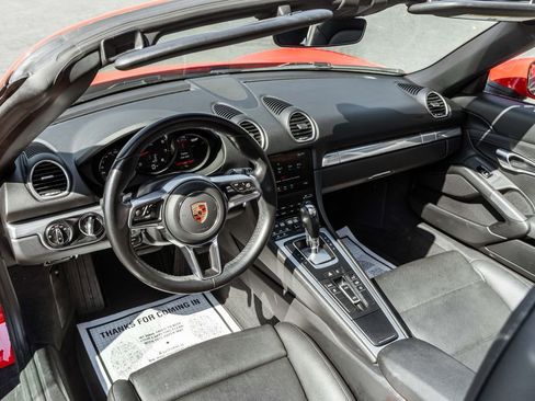 Used 2024 Porsche 718 Boxster w/ Premium Package RWD image 9