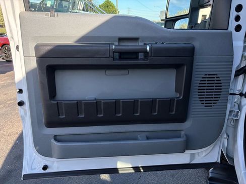 Used 2015 Ford F250 XL w/ Power Equipment Group image 14