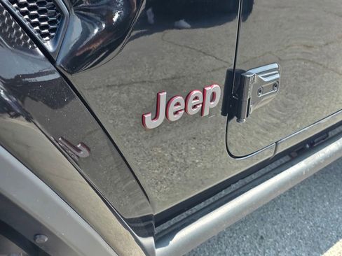 Used 2019 Jeep Wrangler Unlimited Rubicon AWD/4WD image 13