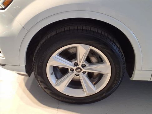 Certified 2023 Audi Q7 Premium image 8