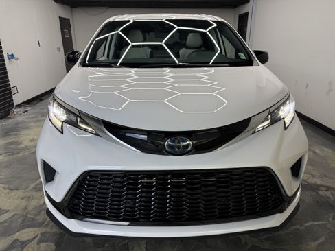 Used 2023 Toyota Sienna XLE FWD image 7