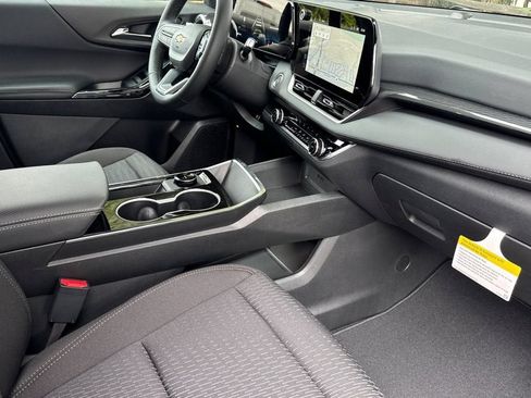 New 2027 Chevrolet Equinox LT FWD image 16