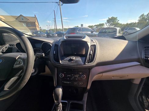 Used 2018 Ford Escape SE w/ Ford Safe & Smart Package FWD image 41
