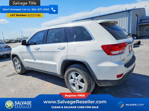 Used 2012 Jeep Grand Cherokee Laredo w/ Laredo E Group AWD/4WD image 3