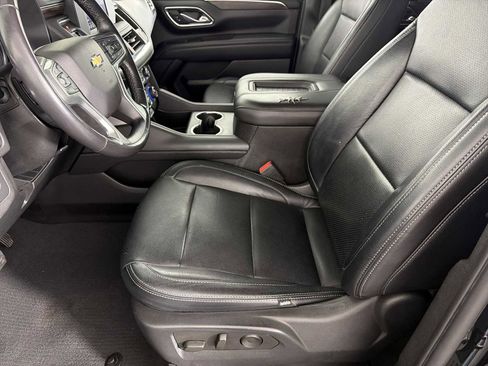 Used 2023 Chevrolet Suburban LS RWD image 7