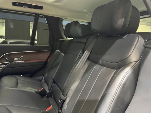 Used 2025 Land Rover Range Rover Autobiography AWD/4WD image 19