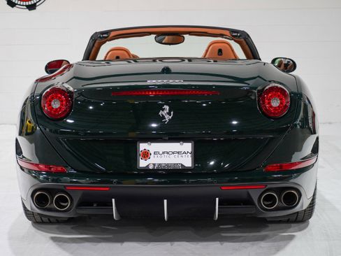 Used 2016 Ferrari California T RWD image 3