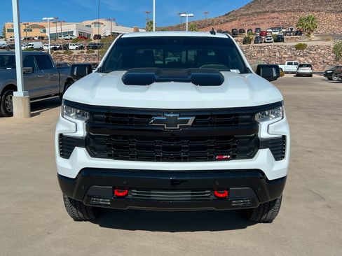 Used 2025 Chevrolet Silverado 1500 LT Trail Boss w/ Convenience Package II AWD/4WD image 9