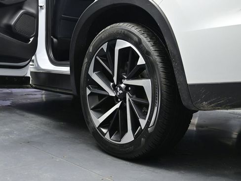 Used 2024 Mitsubishi Outlander SE image 23