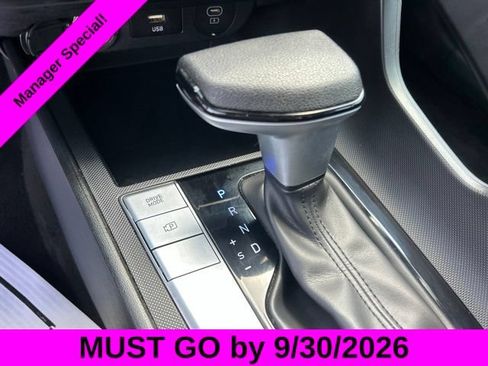 Used 2024 Hyundai Elantra SEL FWD image 25