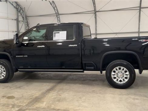 Used 2025 Chevrolet Silverado 2500 LTZ w/ LTZ Convenience Package image 7