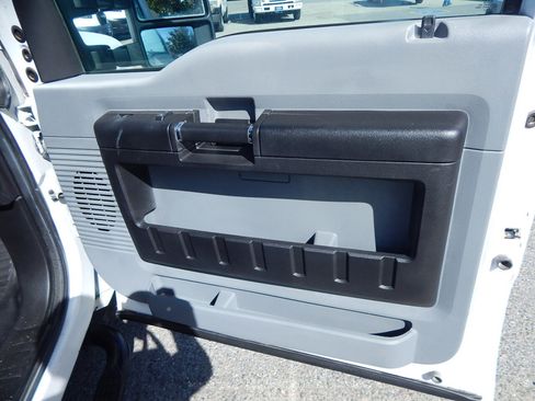 Used 2015 Ford F250 XL w/ Power Equipment Group image 23