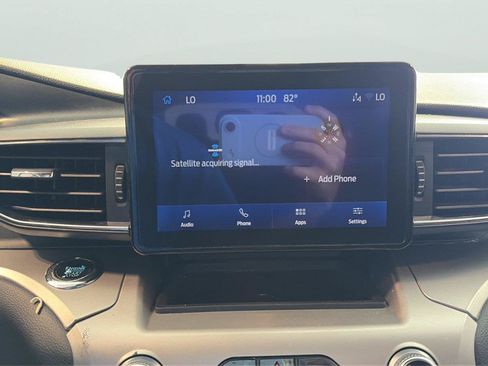 Used 2022 Ford Explorer XLT w/ Equipment Group 202A RWD image 18
