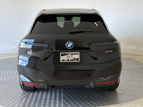 Used 2024 BMW iX xDrive50 w/ Sport Package AWD/4WD image 10