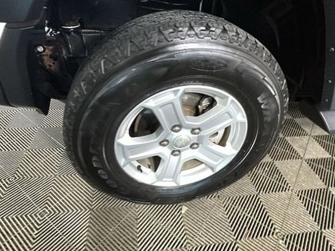 Used 2018 Jeep Wrangler Unlimited Sport S AWD/4WD image 9
