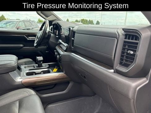 Certified 2025 Chevrolet Silverado 1500 RST AWD/4WD image 27