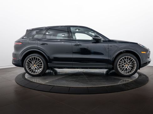 Certified 2022 Porsche Cayenne S Platinum AWD/4WD image 8